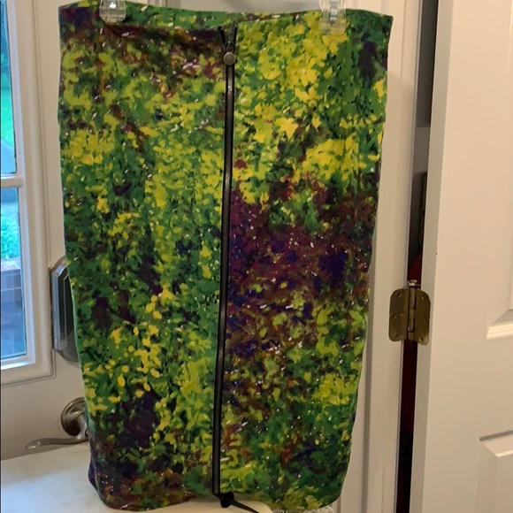 Skirt - Picture 2 of 2